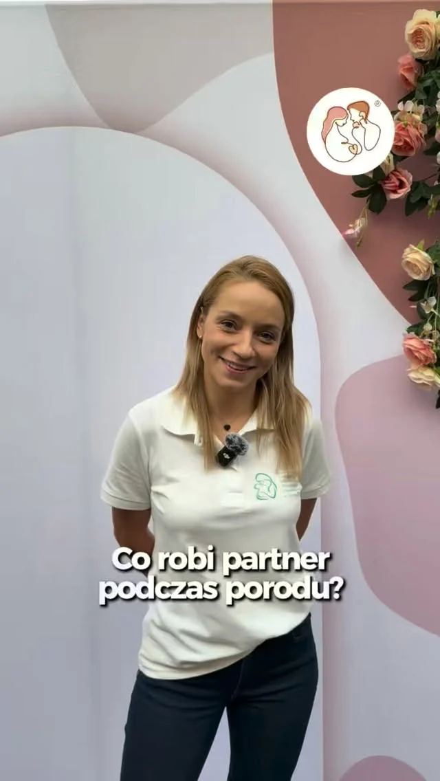 Poczucie bezpieczeństwa podczas porodu jest niezwykle istotne, a właśnie to wielu rodzącym zapewnia obecny na sali partner 🤰🏼🤎 #halobrzuszek #partnerpodczasporodu #rodzew2026 #ciaza2026